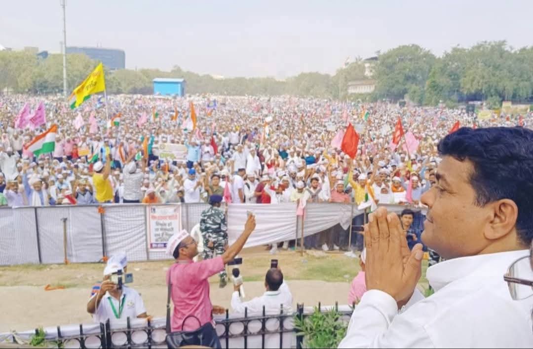 SunilKu90286680's tweet photo. मा0 प्रधानमंत्री जी,मा0 नेता प्रतिपक्ष जी आप और आपके सांसद, मंत्री 4~4 पेंशन लेते हैं और हमको NPS, UPS और TET का टेंशन देते हैं ऐसा क्यों ?
#NoNPS_NoUPS_OnlyOPS 
#NoTET_BeforeRTE
@narendramodi @kharge 
@RahulGandhi @dpradhanbjp  @priyankagandhi 
@vijaykbandhu @Sthitaprajna_G https://t.co/ejQCOT6Y2g