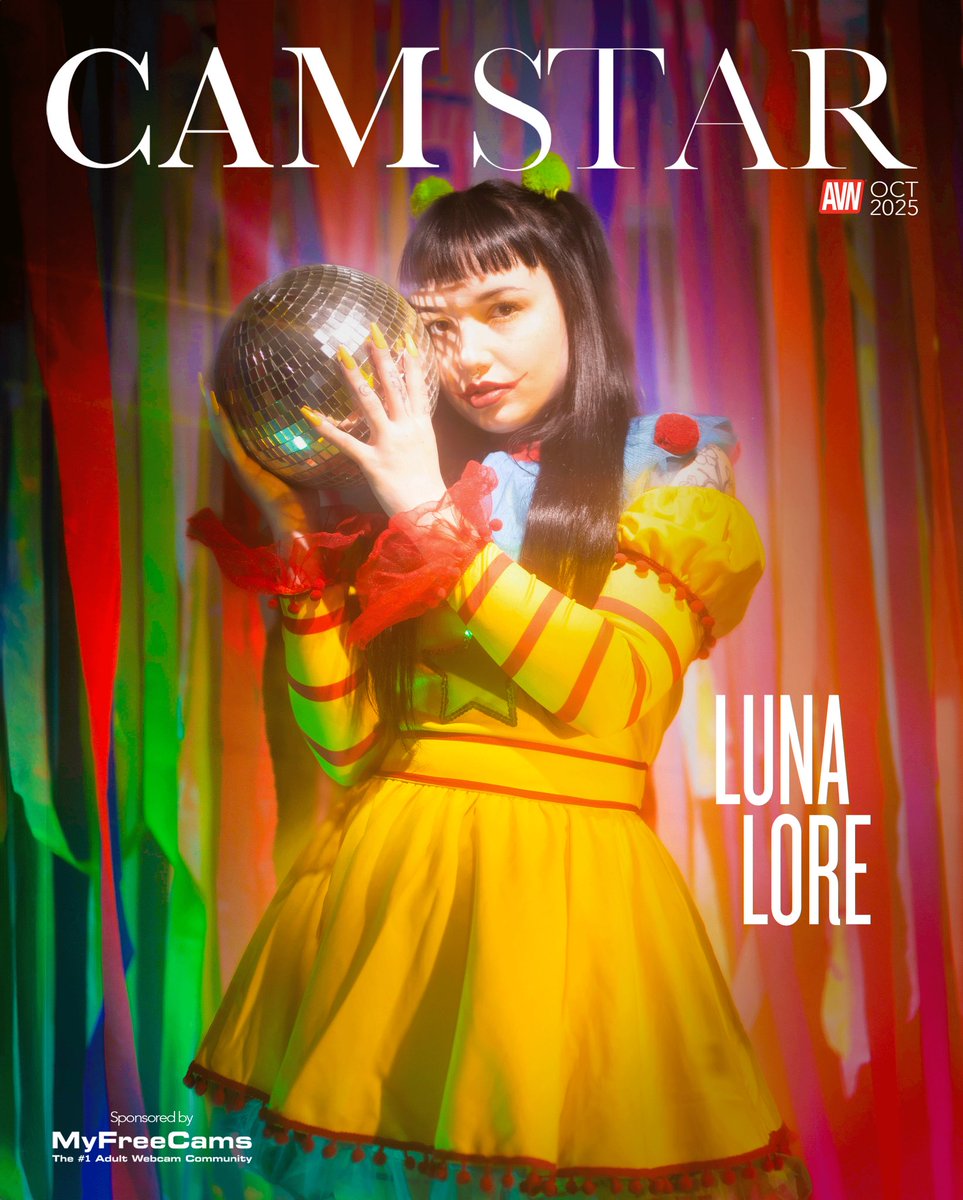 It’s officially Lunaween and I’m the October #CAMStar! magazine-files.avn.com/camstar/2025/o…