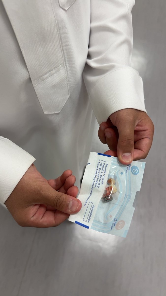 Starting the morning with a hero pedo patient 🦸🏻‍♂️ 

— Extraction of #55, #84, and #85.