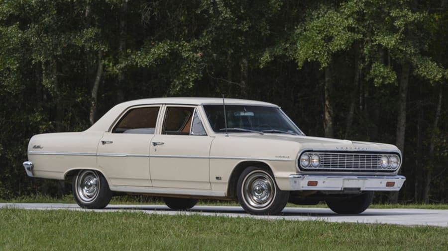 RetroLifeVibe's tweet photo. 1965 Chevrolet Malibu SS: the first SS, 327 V8. Family muscle! History lives on. 🚗📜 #RetroHistory #MalibuSS https://t.co/vCK9F2R01I