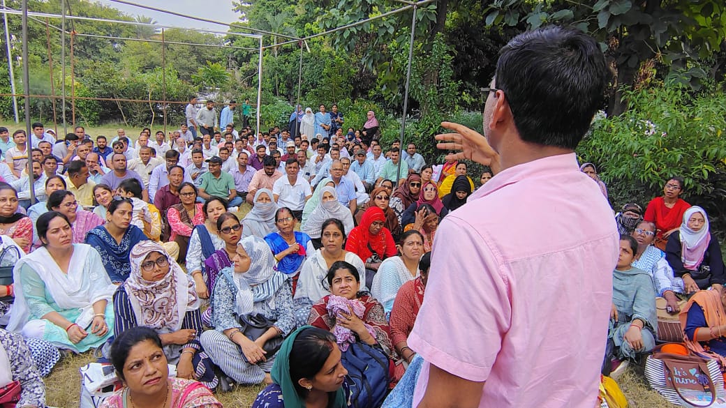 मा0 प्रधानमंत्री जी एक उत्सव कर्मचारियों की OPSबहाली और RTE लागू होने से पूर्व नियुक्त शिक्षकों को TET मुक्ति करके मनवा दें 
#NoNPS_NoUPS_OnlyOPS 
#NoTET_BeforeRTE
<a href="/narendramodi/">Narendra Modi</a> <a href="/dpradhanbjp/">Dharmendra Pradhan</a> 
<a href="/RahulGandhi/">Rahul Gandhi</a> <a href="/NCTE_Official/">National Council for Teacher Education</a> 
<a href="/nsitharaman/">Nirmala Sitharaman</a> <a href="/vijaykbandhu/">Vijay Kumar Bandhu</a> 
<a href="/Sthitaprajna_G/">sthita prajna</a> <a href="/ANI/">ANI</a> <a href="/PTI_News/">Press Trust of India</a>