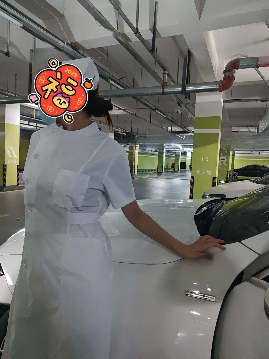 国庆到了，内心闷骚小护士的露出已经遍及医院的每一个角落了！！！

有人认出这是哪里吗？闷骚的一名护士还缺着一个同样爱好的人，点赞私信领取更多福利后续~ https://t.co/5tn3hklsao