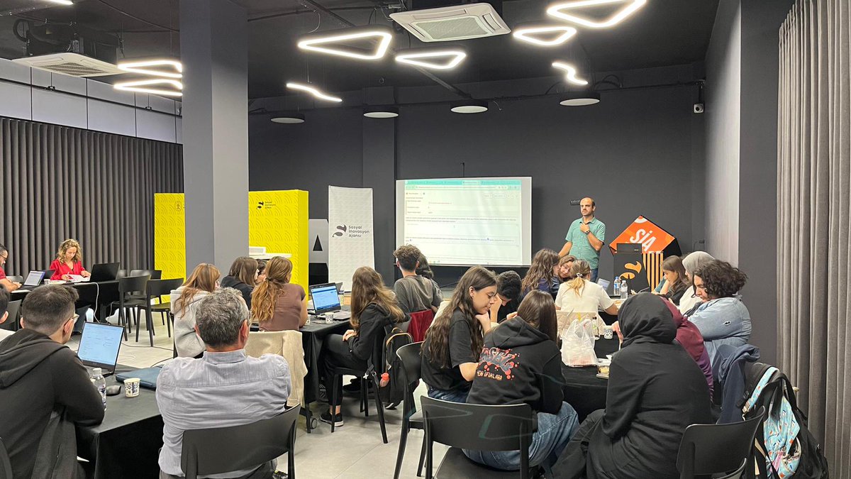 Genç Ar-Ge Kapsamında Erasmus+ Gençlik Projeleri Proje Yazma Eğitimi

İlimizde, Erasmus+ Gençlik Projeleri’nin tanıtımı ve uygulama süreçlerinin paylaşılması amacıyla düzenlenen Genç Ar-Ge Etkinlikleri, İl Milli Eğitim Müdürlüğümüz ve Konya Büyükşehir Belediyesi Sosyal İnovasyon