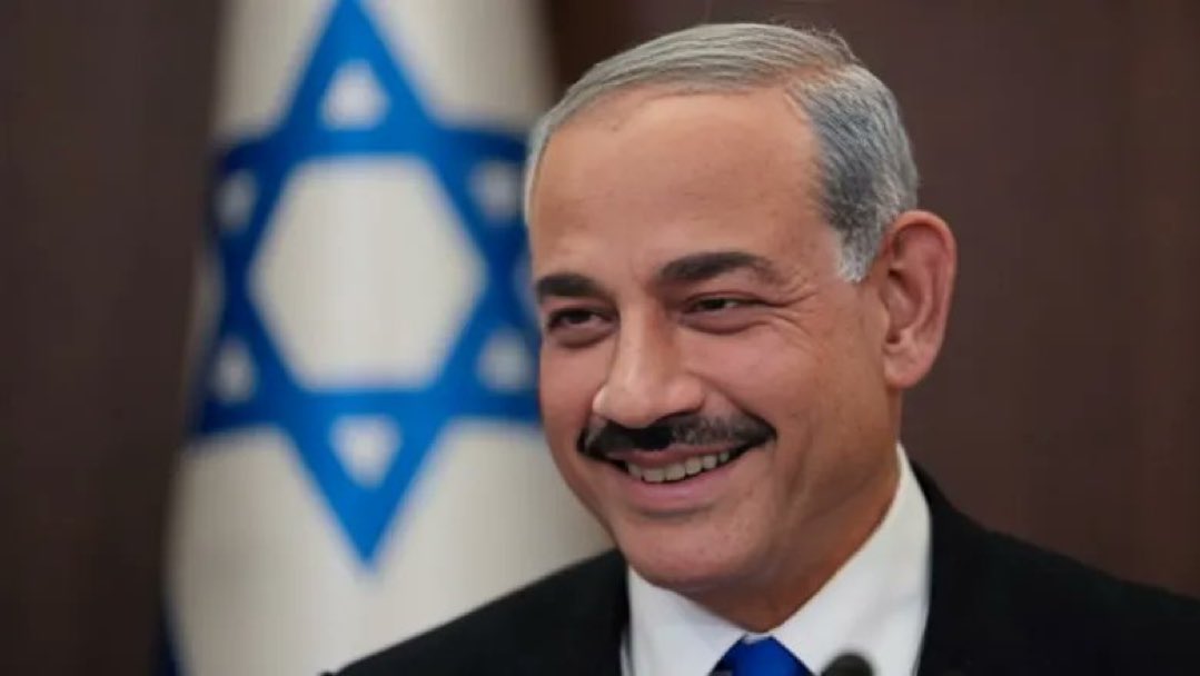 QuaideAzamP's tweet image. تصویریں بولتی ہیں، عاصم خبیث ریٹائرمنٹ کے بعد امریکہ میں جزیرے کی بکنگ کر چکا ہے
۱۔ پاکستان میں قتل و غارت
۲۔ الیکشنز کی چوری
۳۔ پاکستان کے معدنیات ٹرمپ کو تحفے میں دینا
۴۔ اسرائیل کو تسلیم کرنا
۵۔ آخر میں کشمیر بھارت کے حوالے کرنا
@ImranKhanPTI @OfficialDGISPR @NawazSharifMNS