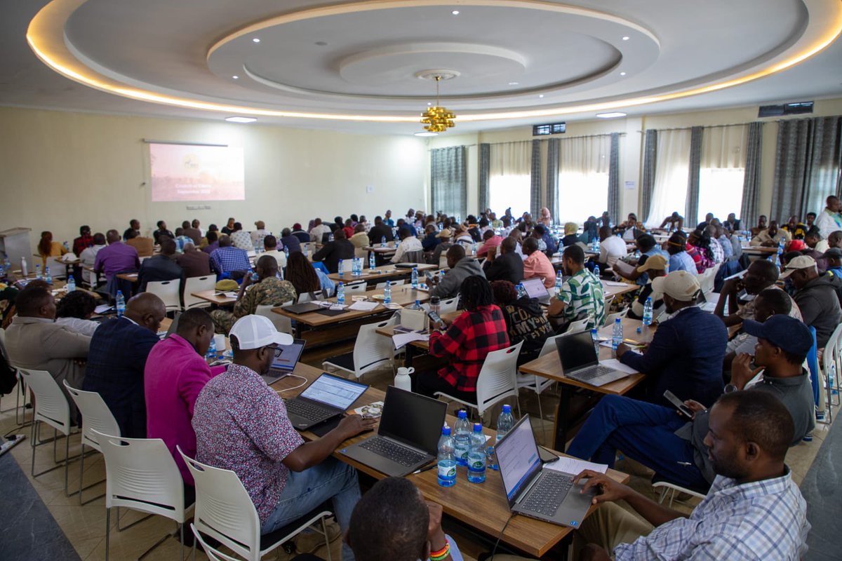 moseswakhisi's tweet photo. 47 conservancies- 10 counties spoke with one voice at the #NRTCouncilOfElders2025. United communities, stronger governance, and the transition to #NRT2point0 Its a new dawn for conservation and development in Northern Kenya.
#NRT47ConservanciesStrong #NRTBiAnnual2025  @NRT_Kenya https://t.co/I6rKZ2BpJ3