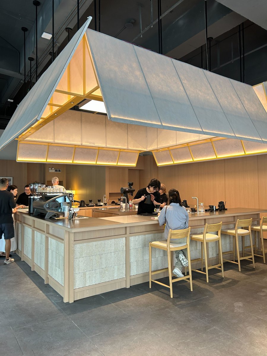 Kurasu深圳、ソフトオープンしました。さすが中国というか色々ものが間に合わず、細かい施工トラブルも引き続きあり、完成と呼ぶにはもう数週間かかりそうです。少しずつ形にしていきます。