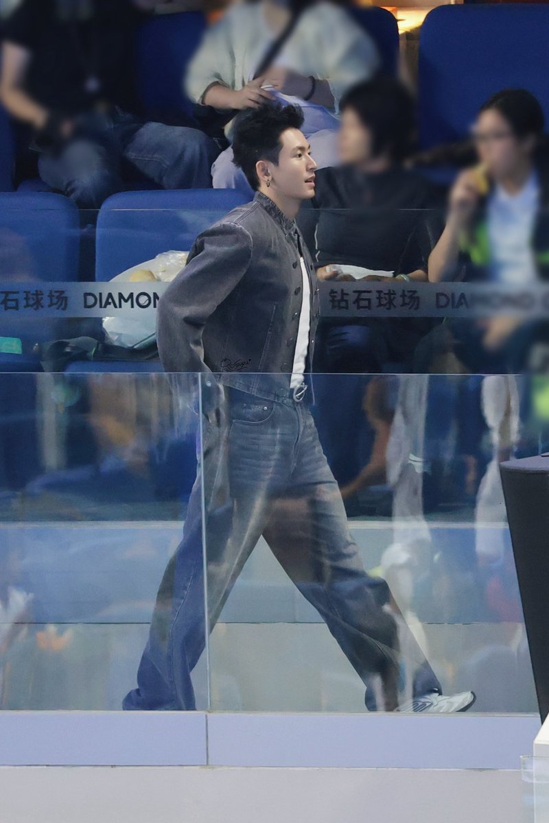 ehsally1's tweet image. 250930网瘾少女

#ZhangZhehan #ZhangZhehan张哲瀚 #张哲瀚 #張哲瀚 #ZZH
#チャンジャーハン #장철한 #จางเจ๋อฮั่น #PrimordialTheatre #ZhangZheHanBangkokConcert
#张哲瀚泰国演唱会
#洪荒剧场 #TheRealZhangZhehan
#zhangsanjian
#张三坚