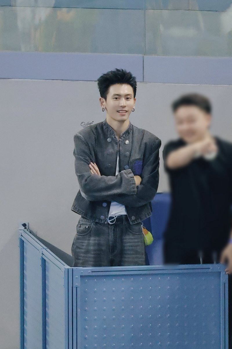 ehsally1's tweet image. 250930网瘾少女

#ZhangZhehan #ZhangZhehan张哲瀚 #张哲瀚 #張哲瀚 #ZZH
#チャンジャーハン #장철한 #จางเจ๋อฮั่น #PrimordialTheatre #ZhangZheHanBangkokConcert
#张哲瀚泰国演唱会
#洪荒剧场 #TheRealZhangZhehan
#zhangsanjian
#张三坚