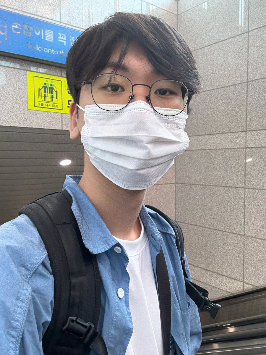ran_do0722's tweet photo. 👋

#도란 #Doran #POP🫧 https://t.co/xJHKwRPpOg