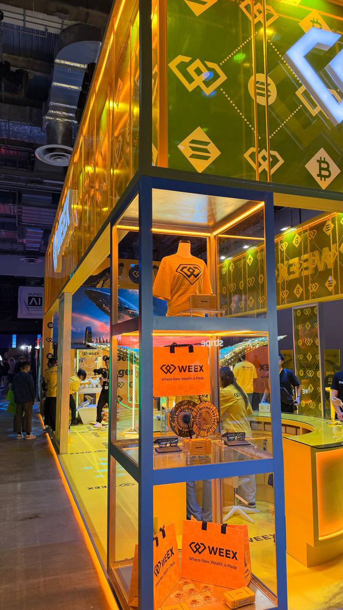 🌏 Singapore #Token2049  × <a href="/WEEX_Official/">WEEX</a> 🚀
The vibes are live🎁🔥

💰 $300 prize pool → 60 winners
⏳ 3 days left!

🚀 To enter:
1️⃣ Join our TG 👉 t.me/weexafricaoffi…
2️⃣ Create a Token2049 meme
3️⃣ Post with: Singapore Token2049 + WEEX UID + Meme

#WEEX #Token2049