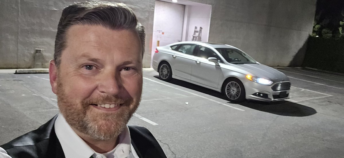 ajfoxwx's tweet image. Last to leave. #workinghard