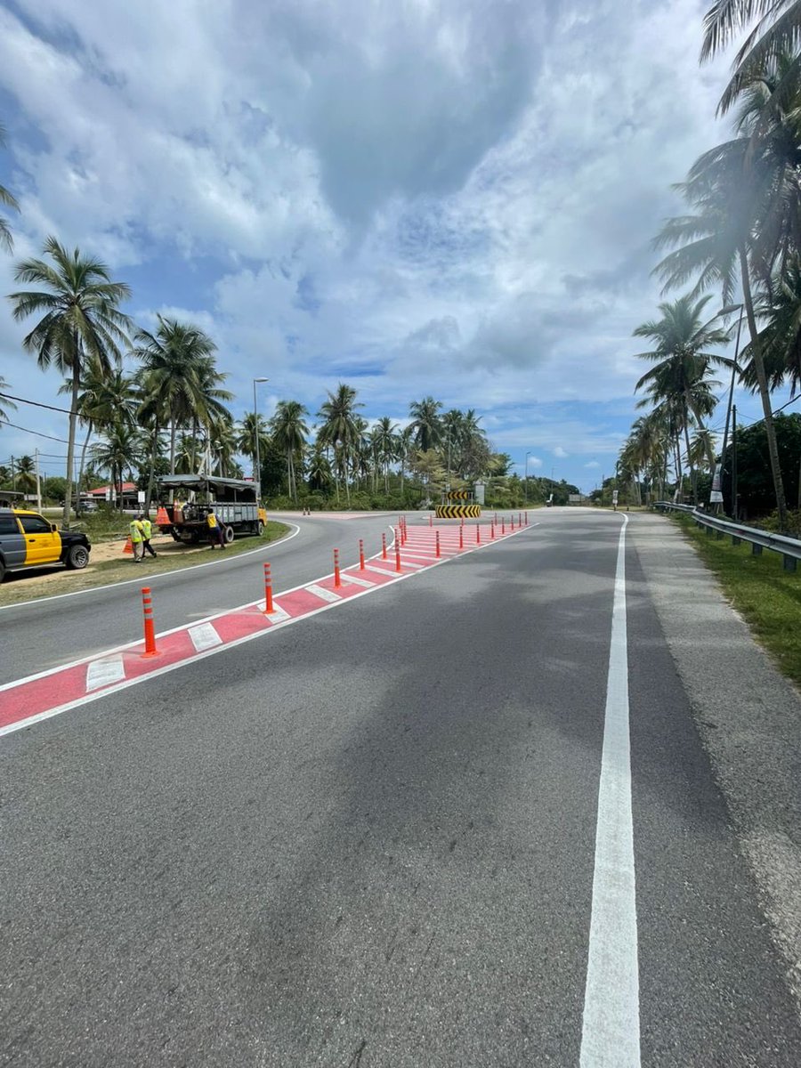 1 OKTOBER 2025   I   RABU

Kerja2 pemasangan flexible post baharu telah dilaksanakan di Bulatan Kg Fikri bagi meningkatkan tahap keselamatan jalan raya 

Terima kasih diucapkan kepada team Jalan JKR Setiu atas komitmen dan kerjasama yang diberikan. 

#iamJKR #JasaKepadaRakyat