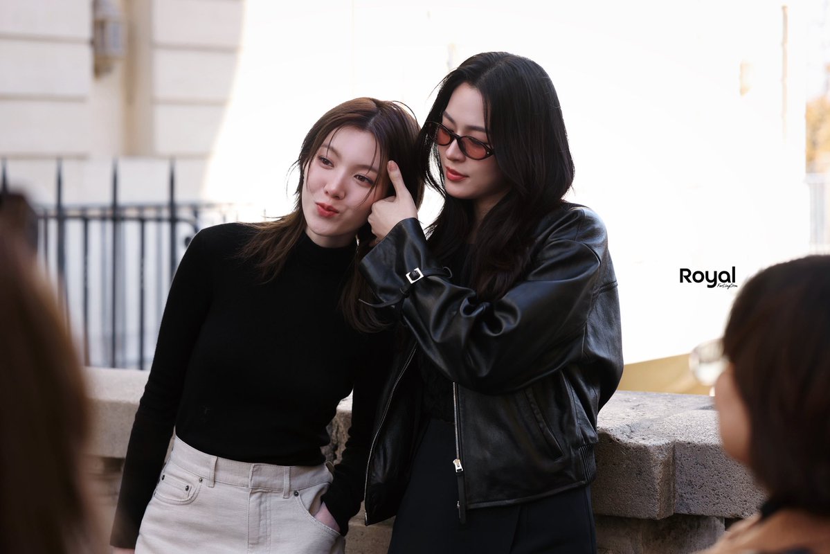 Royal_1127's tweet image. 250930

#Linglingkwong #Ormkornnaphat
#LingOrm #Dior #DiorSS26 
#ParisFashionWeek #pfw