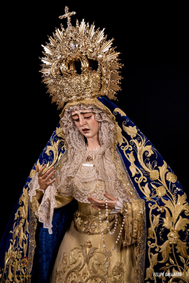 🟣⚪️ 𝐒𝐀𝐆𝐑𝐀𝐃𝐀𝐒 𝐈𝐌𝐀́𝐆𝐄𝐍𝐄𝐒 | 𝐍𝐮𝐞𝐬𝐭𝐫𝐚 𝐒𝐞𝐧̃𝐨𝐫𝐚 𝐝𝐞 𝐥𝐚 𝐄𝐧𝐜𝐚𝐫𝐧𝐚𝐜𝐢𝐨́𝐧 𝐂𝐨𝐫𝐨𝐧𝐚𝐝𝐚 𝐥𝐮𝐜𝐞 𝐲𝐚 𝐯𝐞𝐬𝐭𝐢𝐝𝐚 𝐩𝐚𝐫𝐚 𝐞𝐥 𝐢𝐧𝐢𝐜𝐢𝐨 𝐝𝐞 𝐜𝐮𝐫𝐬𝐨.

Nuestra Señora de la Encarnación Coronada ya se encuentra vestida por