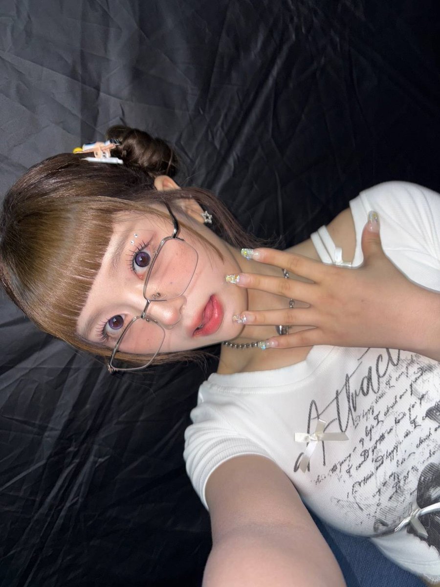 baselfol's tweet image. hi i was born on 2010 and you call me?