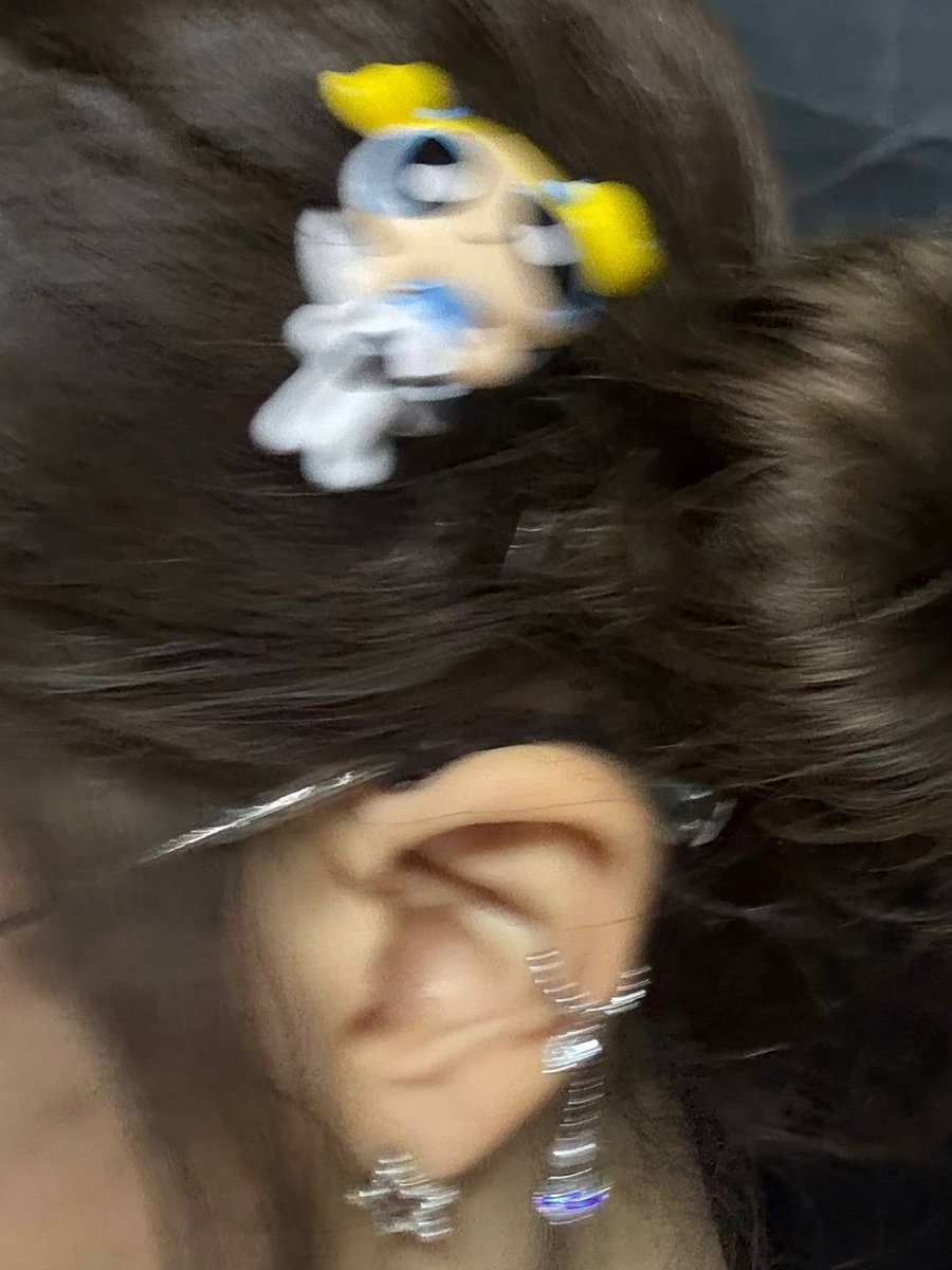 baselfol's tweet image. hi i was born on 2010 and you call me?