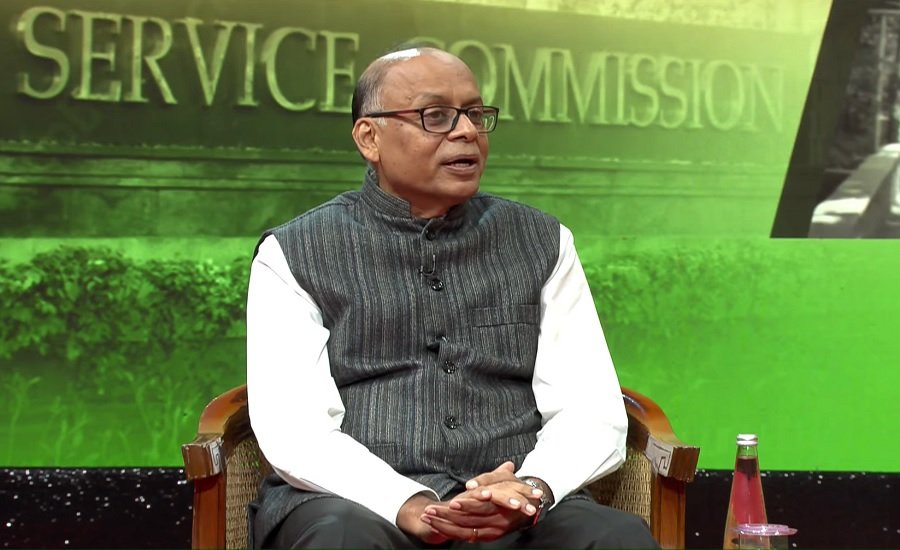 sreeram_94's tweet image. Thank u @drajaykumar_ias Sir for your valuable suggestions🙏
stay curious,stay consistent&amp;amp;maintain a +ve mindset with a rational thought process.
If #UPSC doesn’t work out ,thr are many other opportunities to explore.
I hope evry #StatePSC also does the same. 
#AskChairmanUPSC 👌