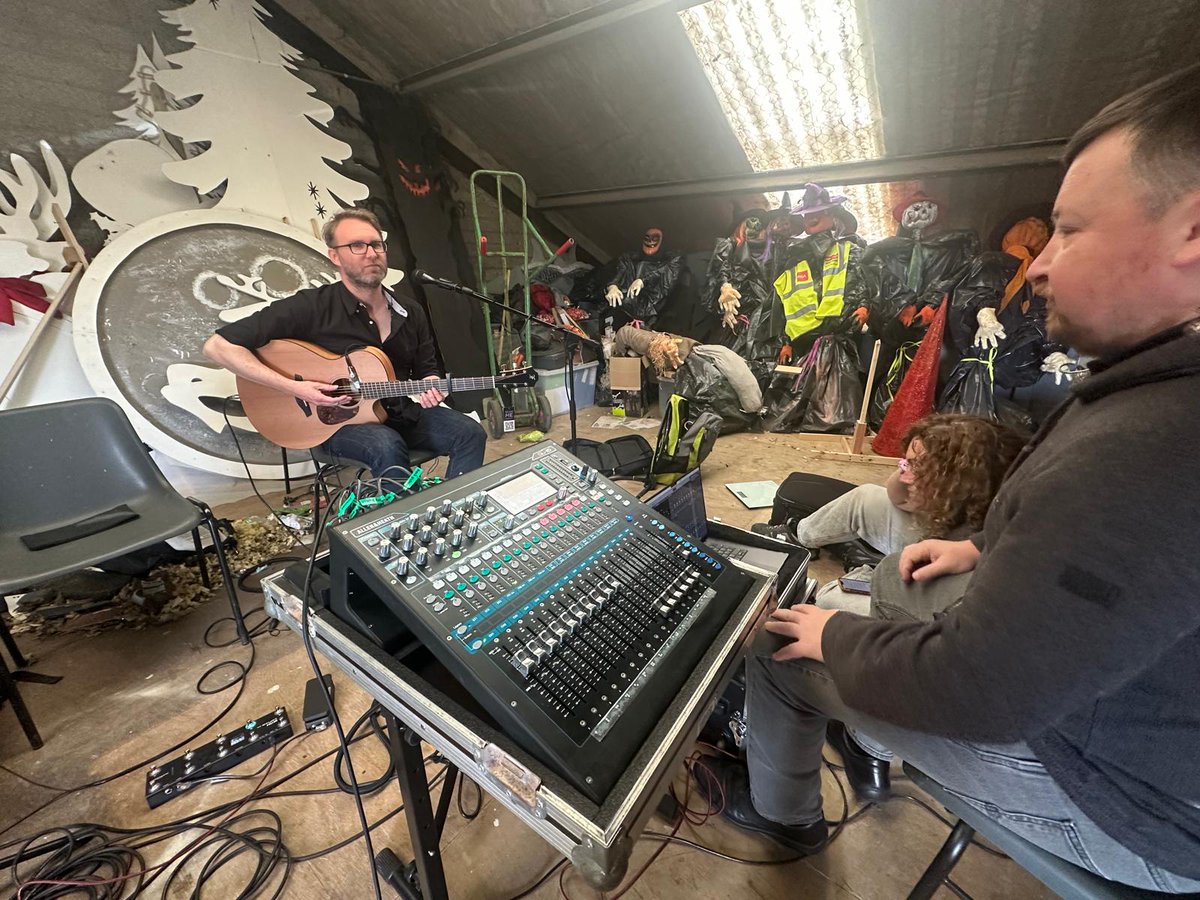 Back in our Drogheda rehearsal studio preparing for our October tour 🎶😎

Kicking off in Drogheda and finishing in Amsterdam, we’re looking forward to sharing our new material, meeting some new people and testing out our new live rig!

Tickets: tickettailor.com/events/dab