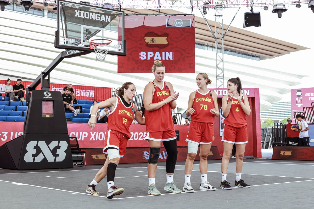Estamos todos contigo, <a href="/bego_desantiago/">Bego De Santiago</a> ❤️‍🩹

#LaFamilia está contigo y va a estar durante todo el proceso de recuperación 💪

#U23F3x3 🇪🇸 #SomosEquipo