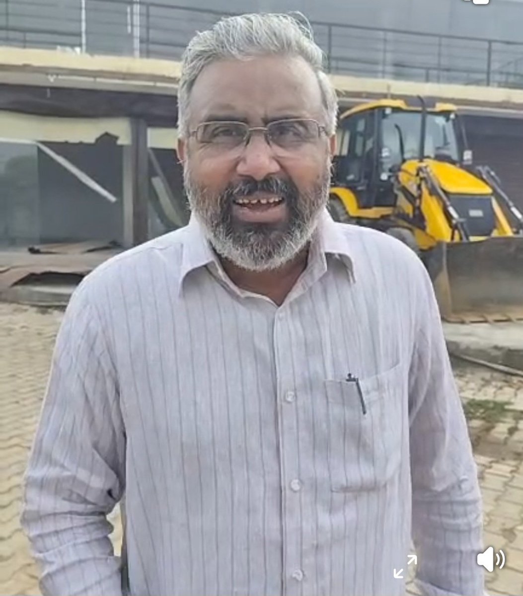 thedelhicrown's tweet photo. YADAV also alleged that BHAT never touched the Minister's "illegal farmhouse" in village Sakatpur on the #LeopardTrail.
YADAV is known for raising social issues concerning health, education, sanitation, roads conditions etc. in #Gurugram, by making videos cursing the state govt. https://t.co/mQciSIAWMQ