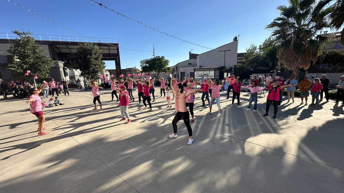 𝑷𝒐𝒓𝒕𝒊𝒓𝒂𝒈𝒏𝒆𝒔 𝒂𝒖𝒙 𝒄𝒐𝒖𝒍𝒆𝒖𝒓𝒔 𝒅’𝑶𝒄𝒕𝒐𝒃𝒓𝒆 𝑹𝒐𝒔𝒆 !
Rejoignez le CCAS, les associations et les services municipaux pour une journée solidaire dédiée à la sensibilisation et à la lutte contre le cancer du sein.
Ensemble contre le cancer du sein !