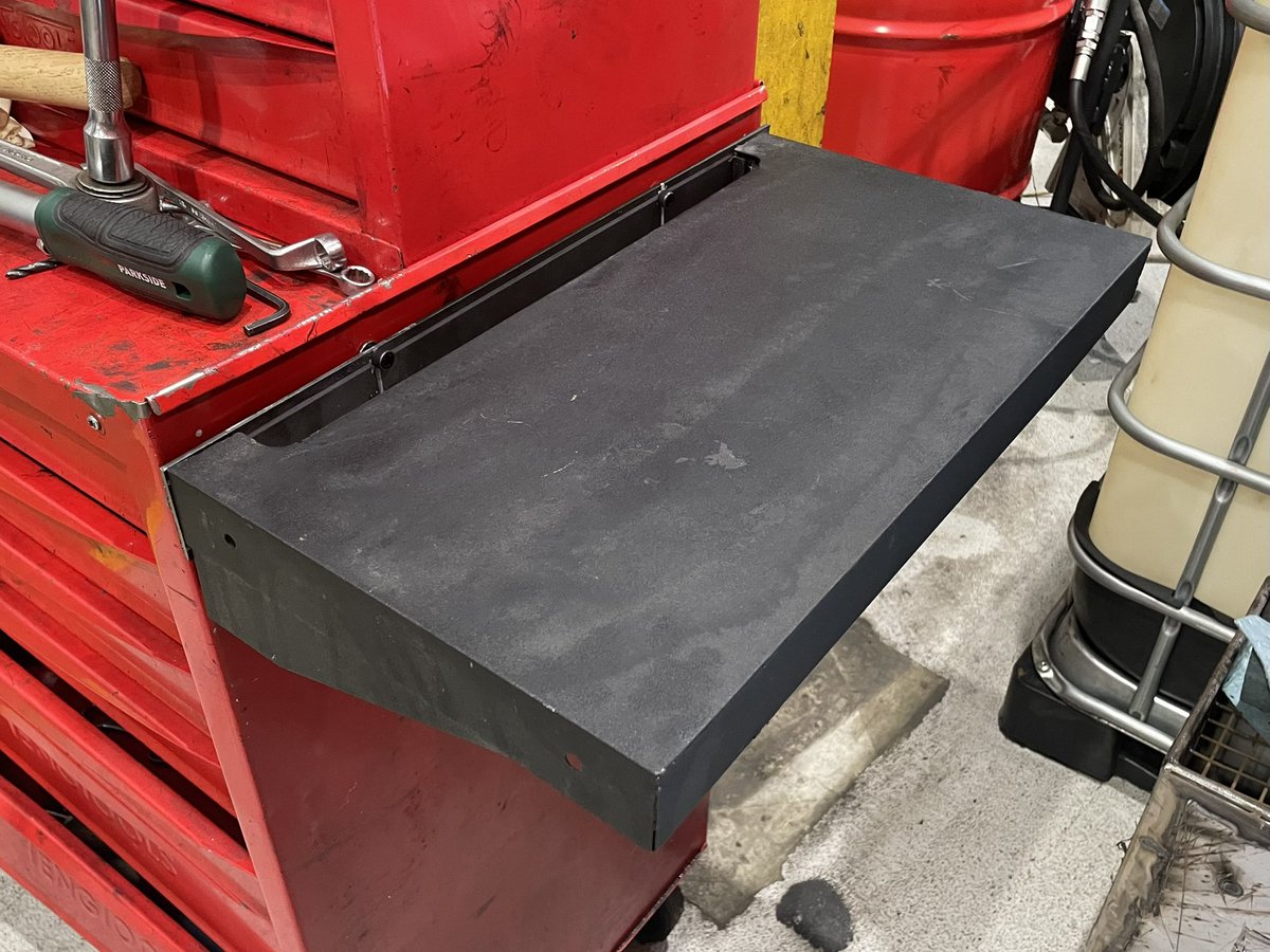 Someone threw away a BBQ at work, looked at the side shelves and thought my toolbox needs a shelf and I’m too cheap to buy one 🤔 

 It works after a bit of bodging, just need to paint it now 👍