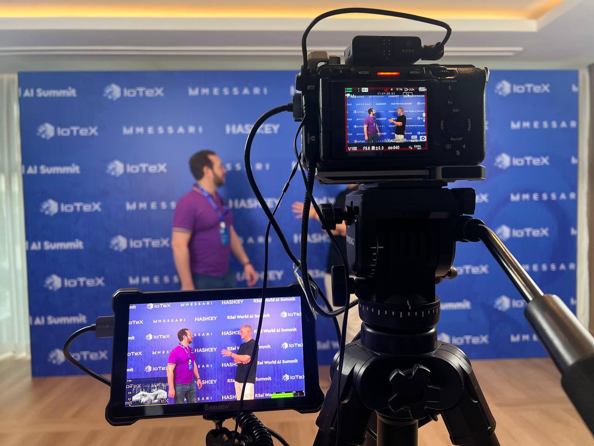 stock_fi's tweet photo. 🔥 What an amazing day at the R3al World AI Summit @ Token2049 Singapore! 🇸🇬

The StockFi team connected with builders, investors, and partners pushing the boundaries of #DeFi, #RWA, and #AI.
💡 From insightful discussions to real-world applications, the energy on-site was incredible!

�� Check out some highlights from our booth & community meetups 👇

#StockFi #Singapore #Token2049 #RWA #AI #DeFi