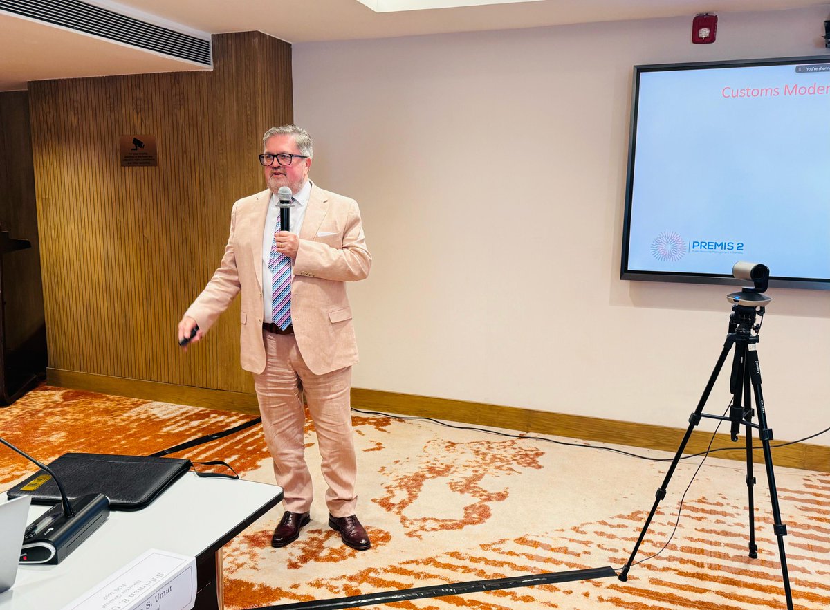PREMIS_2's tweet photo. Rupert Bladon, the Team Leader of PREMIS 2, presented progress against the Q3 2025 workplan (July–Oct), showcasing milestones achieved and program handover conducted by all the components.

#Somalia https://t.co/KbjvjdlT5A