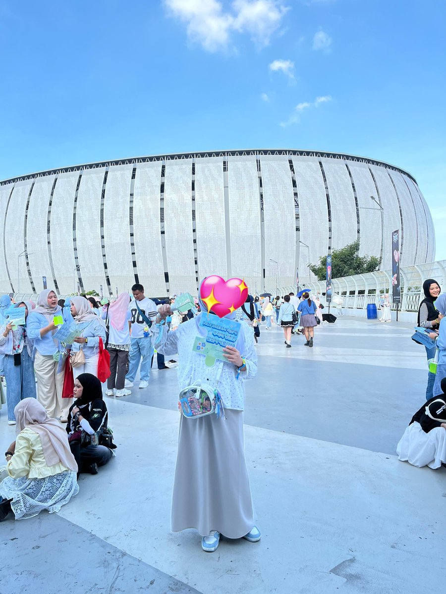 billa ☀ tweet media