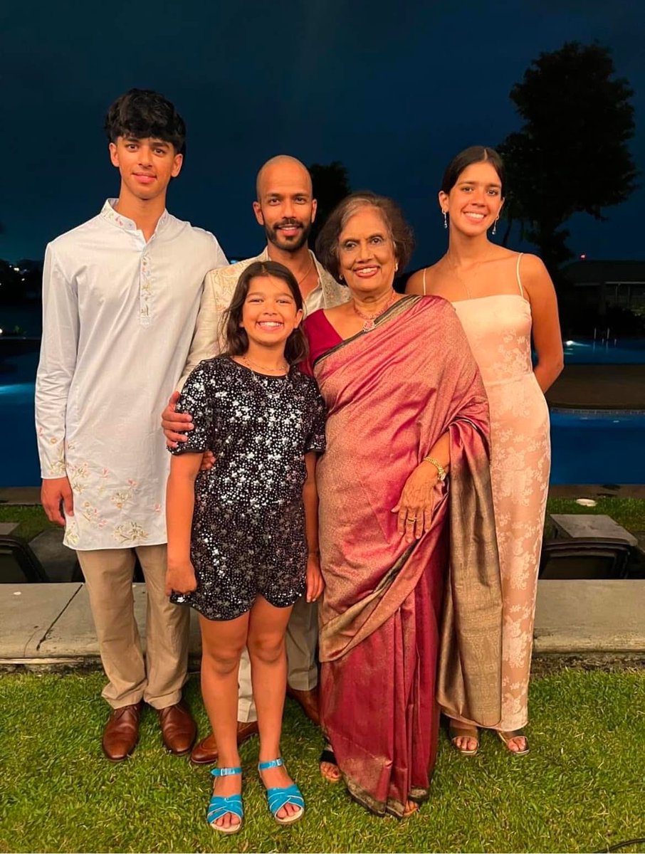 shafne's tweet photo. Lovely Family! But their Grand Ma &amp; Grand Pa bullied citizens of this country for not speaking Sinhala &amp; pushed people into a civil war. https://t.co/ANcf9OoDHB