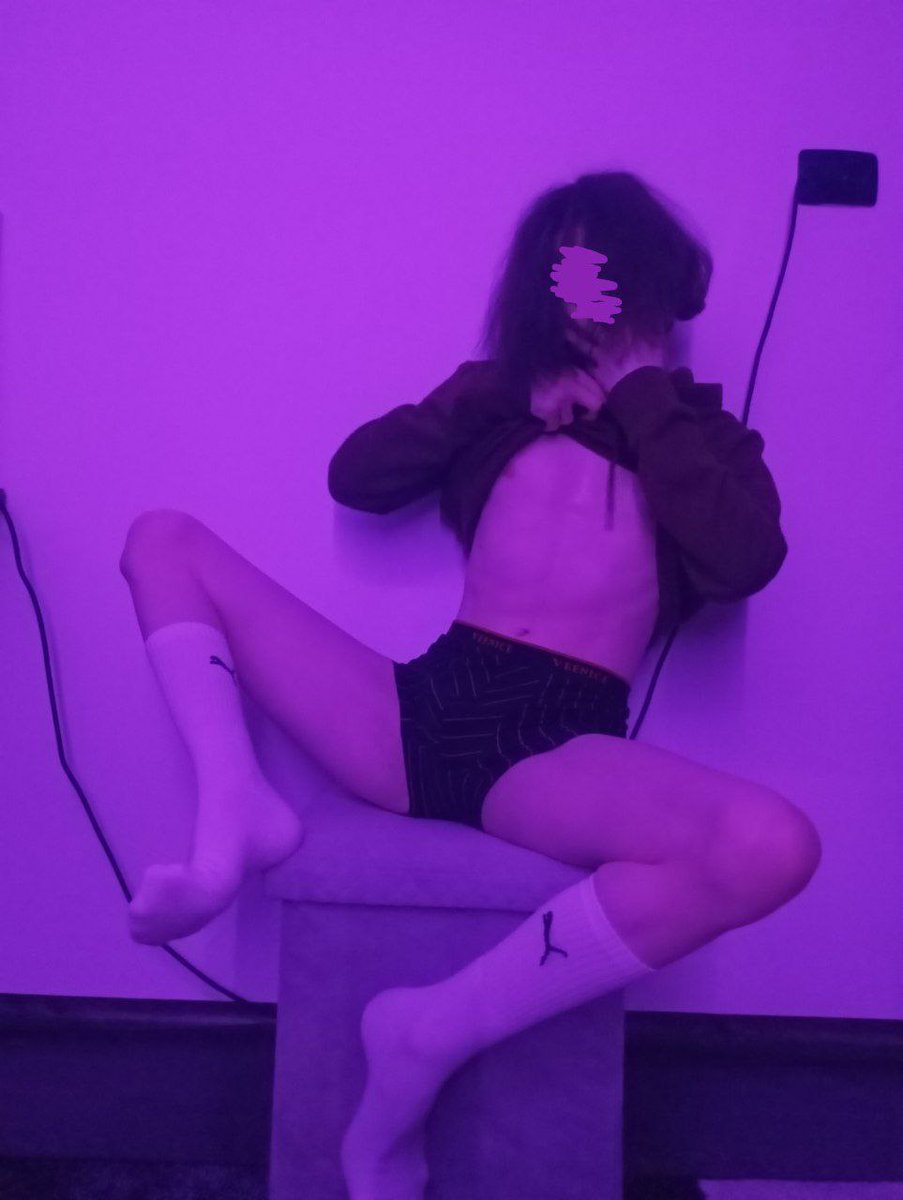 And what will you do with this sweet body?😁

#femboy #femboi #legs #feet #cute #posing #body #beautiful #student #yaoi #kawaii #hands #torso #tummy #longhair