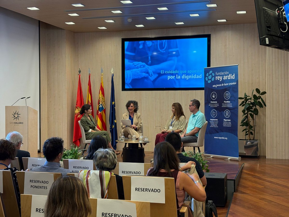 💙 En las III Jornadas de Especialistas en el Cuidado, nuestro compañero Jorge Oliva compartió la experiencia del Hospital con el sistema de detección de caídas con IA, una innovación al servicio de la dignidad y la seguridad del paciente.

#HospitalSanJuandeDiosZaragoza