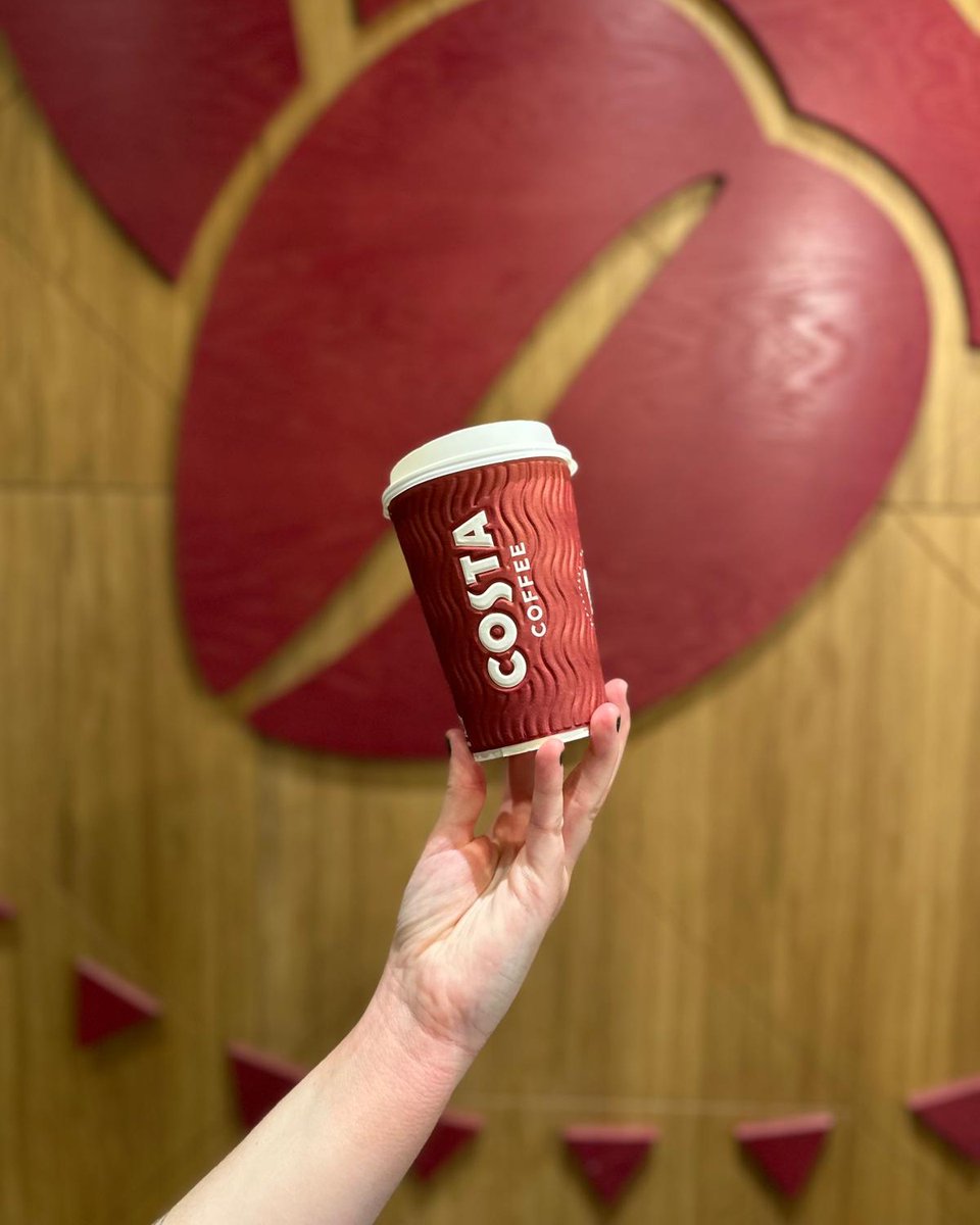 County Mall Crawley tweet media