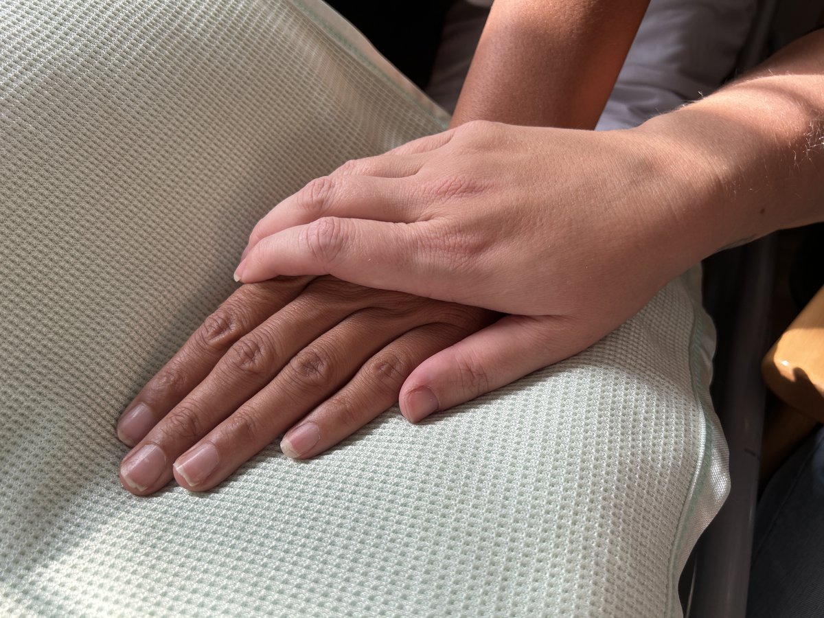 We are extending patient visiting hours following feedback from staff and patients.  
  
From Wednesday 1 October, loved ones will be able to visit patients any time from 11am-8pm at Lincolnshire’s hospitals. 

More information is available on our website: ulh.nhs.uk/news/new-patie…