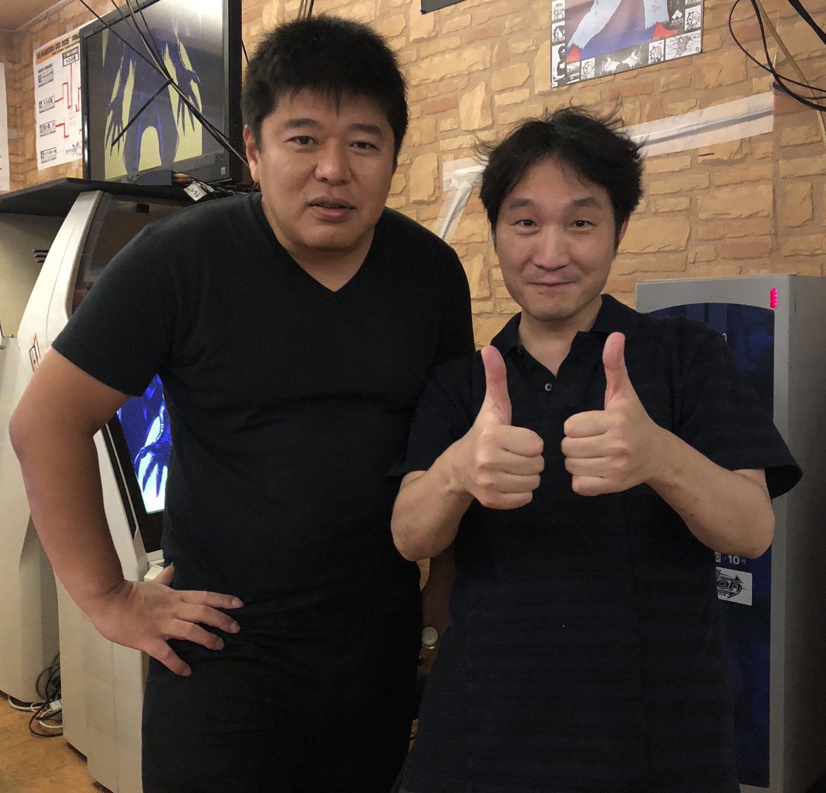 今週末の告知となります。
10/4(土)
●ストⅢ3rd土曜フリプ13時～
●スパⅡX NVCランバ21時頃～
10/5(日)
●ヴァンパイアセイヴァー2on2大会15時〜
※写真は前回セイヴァー大会優勝T
両日共12時開店となります
#ヴァンパイアセイヴァー #Darkstalkers3
#ゲームニュートン