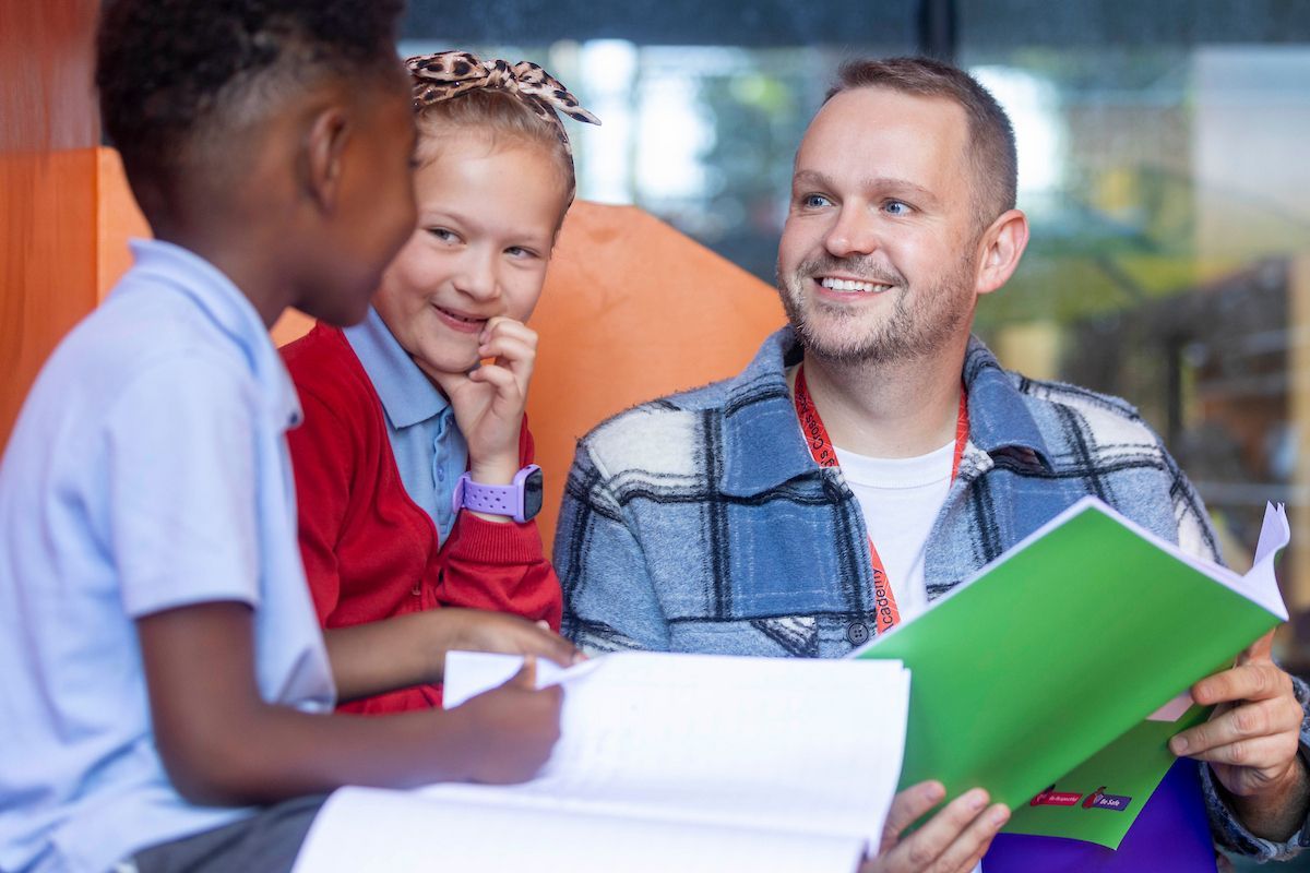 King's Cross Academy (@kingscrossacad1) on Twitter photo Each week, our Headteacher hosts tours for prospective parents - a fantastic opportunity to see KCA in action and experience our vibrant school community firsthand.
🌐 Visit kingscrossacademy.org.uk to book your place today. Each week, our Headteacher hosts tours for prospective parents - a fantastic opportunity to see KCA in action and experience our vibrant school community firsthand.
🌐 Visit kingscrossacademy.org.uk to book your place today.