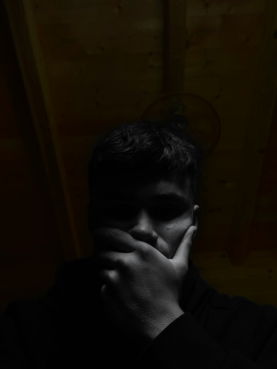 Today is International Stammering Awareness Day. I wrote about my own stammer as a child in a story that came joint runner-up in the Evening Standard Short Story Competition 2024: stories.standard.co.uk/iqbal-hussain

#StammeringAwareness #ISAD2025 <a href="/stammer/">STAMMA</a> 
Pic: Gillian Chatelain, <a href="/unsplash/">Unsplash</a>