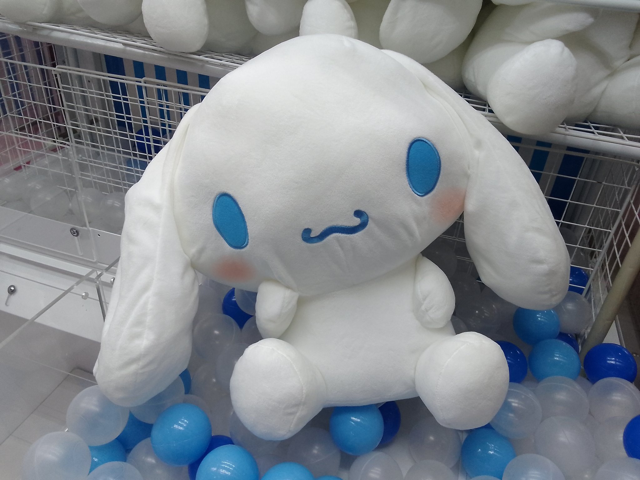 シナモロール　超超BIGぬいぐるみ〜かしげポーズ〜 シナモロール 超超BIGぬいぐるみ～かしげポーズ～ プライズの