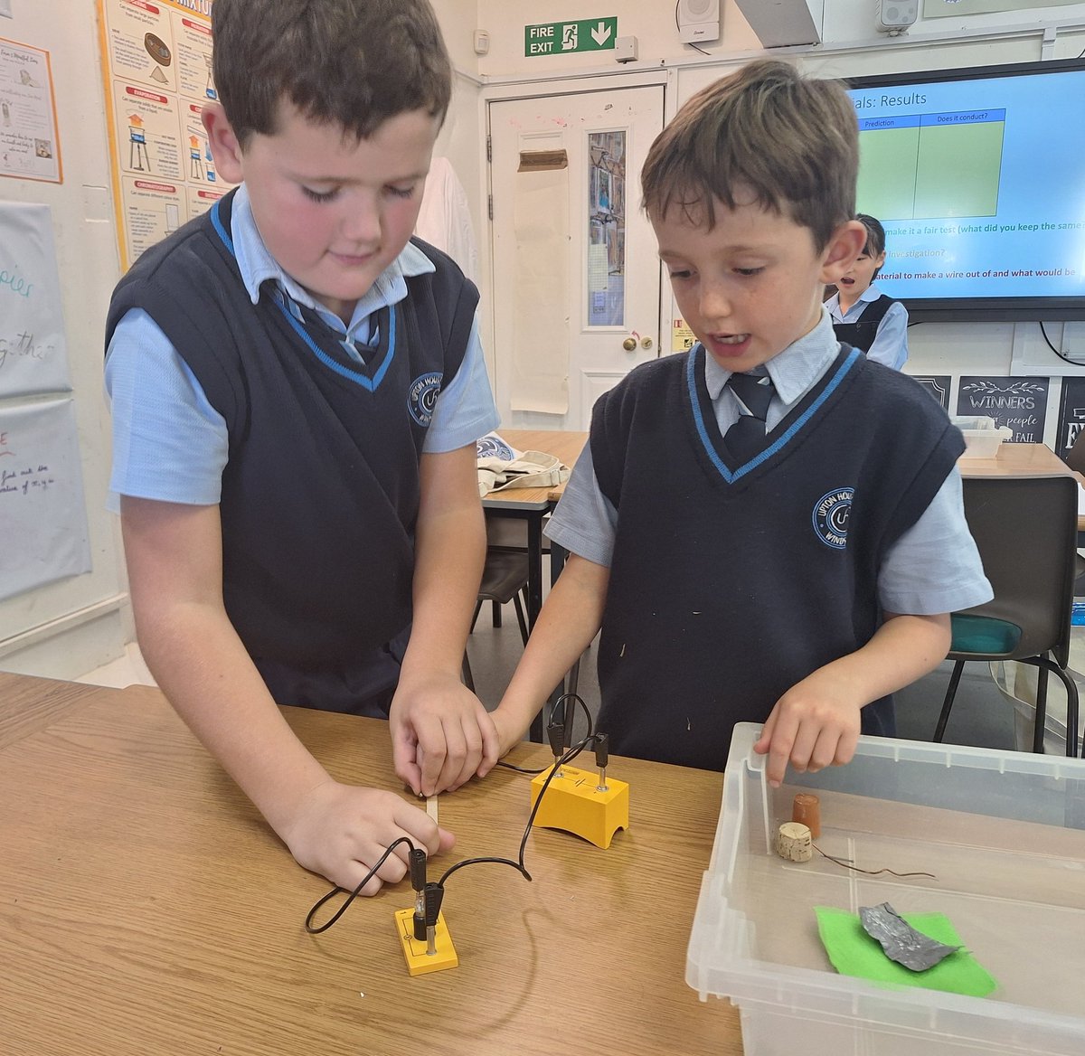 It's that lightbulb moment that makes science so magical! <a href="/UptonForm4/">Upton House Form 4</a> have been investigating conductors and insulators with exciting results! 💡⚡️👩‍🔧 #UptonJourney <a href="/UptonHouseSch/">Upton House School</a> #STEAMahead