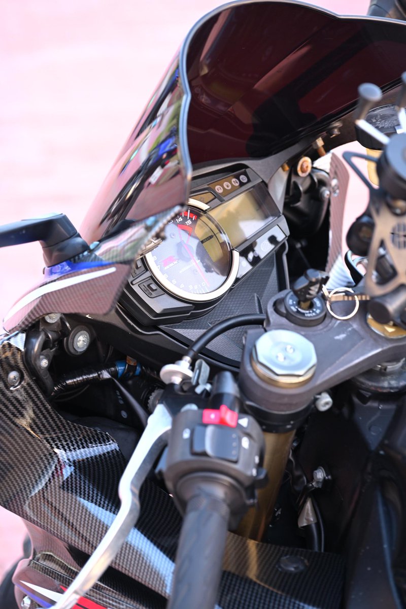 yorunoN400's tweet photo. バイク乗り換えたので‼️

名前￤まる
性別￤♂
年齢￤20
住み￤兵庫
身長￤158cm
愛車￤gsxr1000 k9 (2009年)
一言￤走るの大好きです！ツーリング気軽に誘ってください😊✨

#バイク乗りとして軽く自己紹介
#バイク乗りと繋がりたい
#バイク好きと繋がりたい https://t.co/kXLC6aEbby