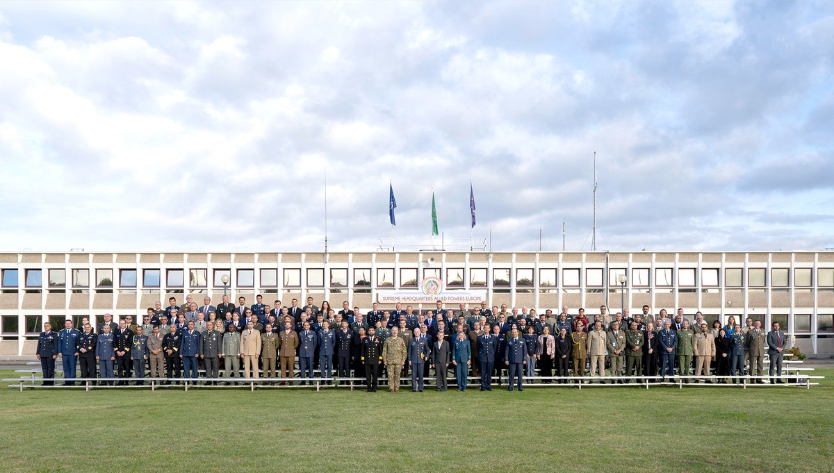 NATO_DefCollege's tweet image. 🔵 What does @NATO’s return to collective defence mean for SHAPE?

The NDC visited @SHAPE_NATO to explore its transformation into a strategic warfighting HQ through the #DDA and strategic planning:

📌 Enhanced readiness.
📌 360° #deterrence &amp;amp; #defence.
📌 Stronger #partnerships.…