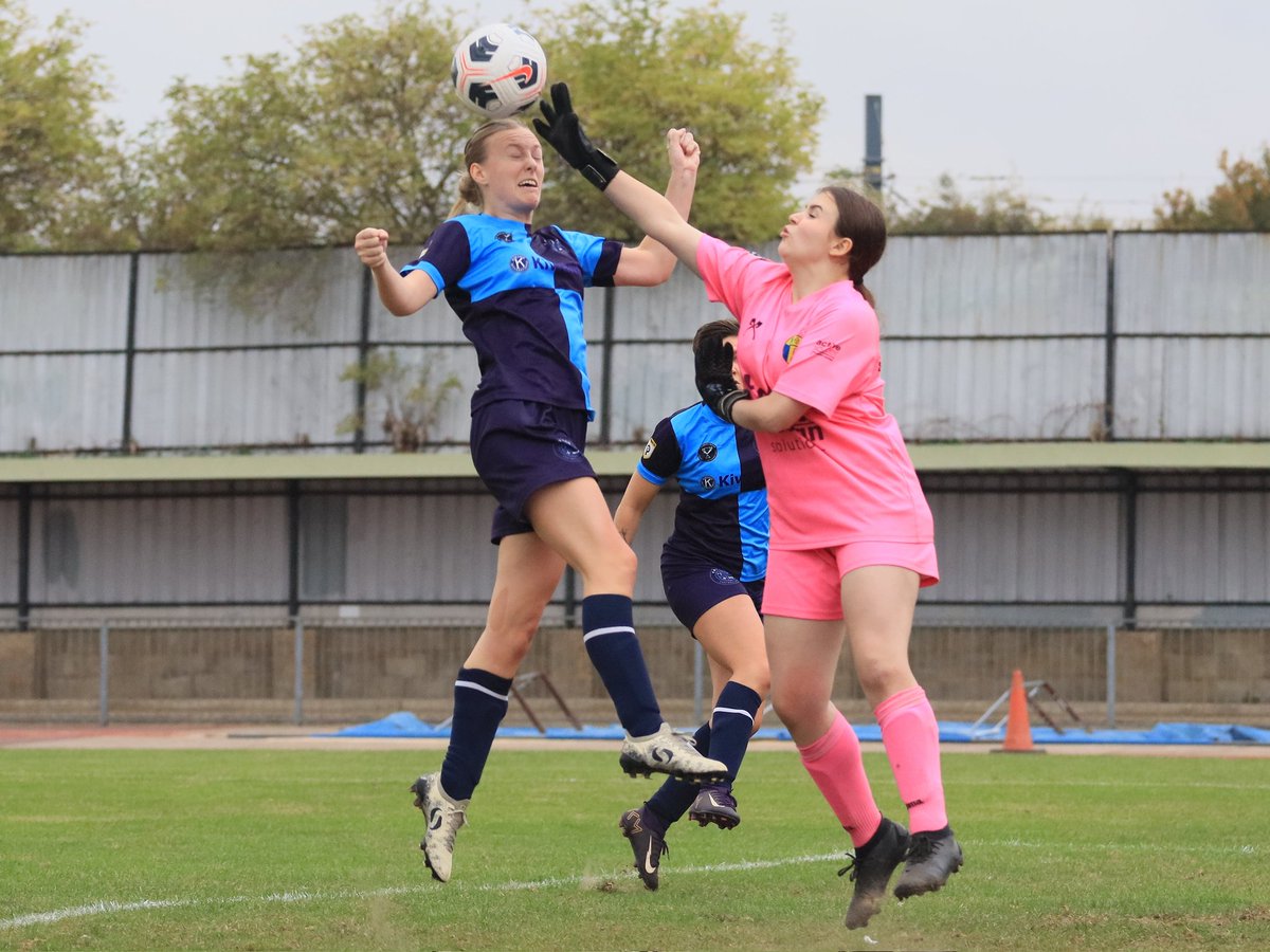 A game where missed chances cost us dearly... 
A disappointing result but we move forward... 

Next up <a href="/whfcwomen/">Walton & Hersham FC Women</a>

#WeAreCroydon 
<a href="/KiwanisCR0/">Kiwanis Club of Croydon</a>

📷 <a href="/PeteBowell/">Pete Bowell</a>