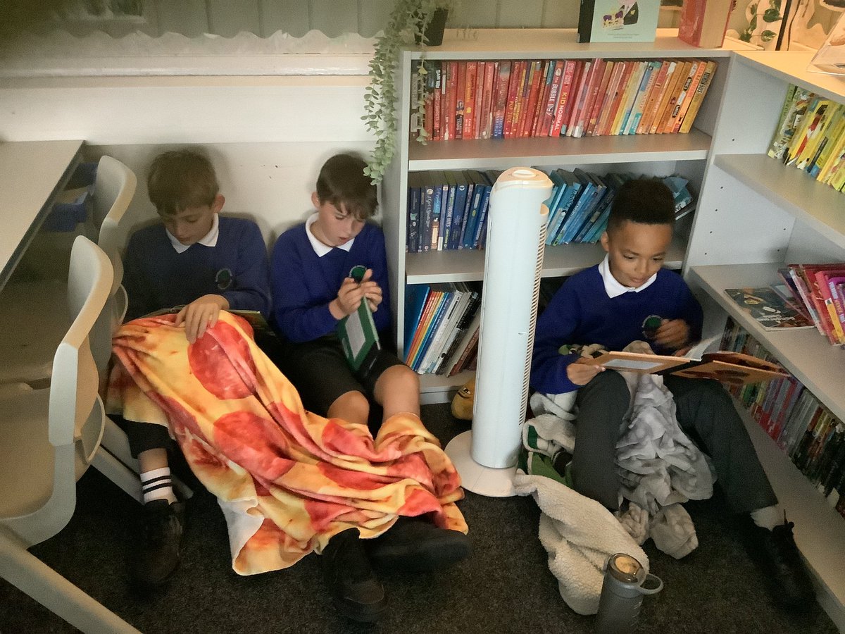 ReinwoodJuniors's tweet image. #RJS6G have had a lovely start to the morning by dropping everything and reading 📚 #RJSReading #RJSDEAR