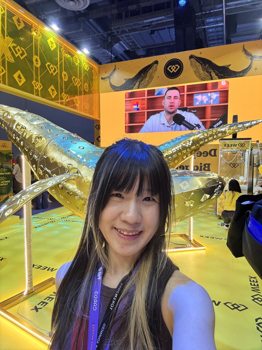 chloe 🐧 tweet media