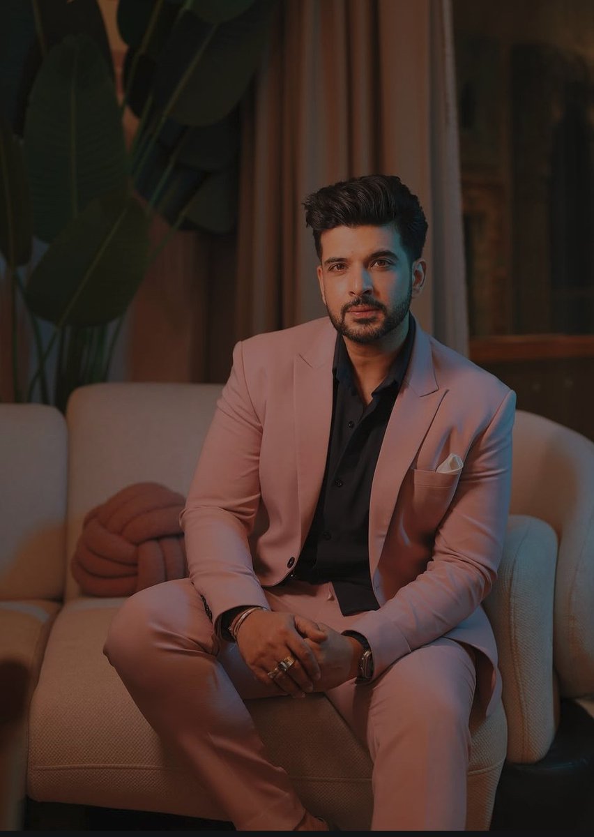 RashmiK1111's tweet photo. @kkundrra just here to send lots of love to you 🥰.
No article or XYZ things can stop u.
We are here with you forever ❤️
Loh boltey jayenge hamey agey badthey rehena hain 🥳
Kar har maidan Fateh😍
#TejRan
#KaranKundrra https://t.co/WHv3xwg1Dm
