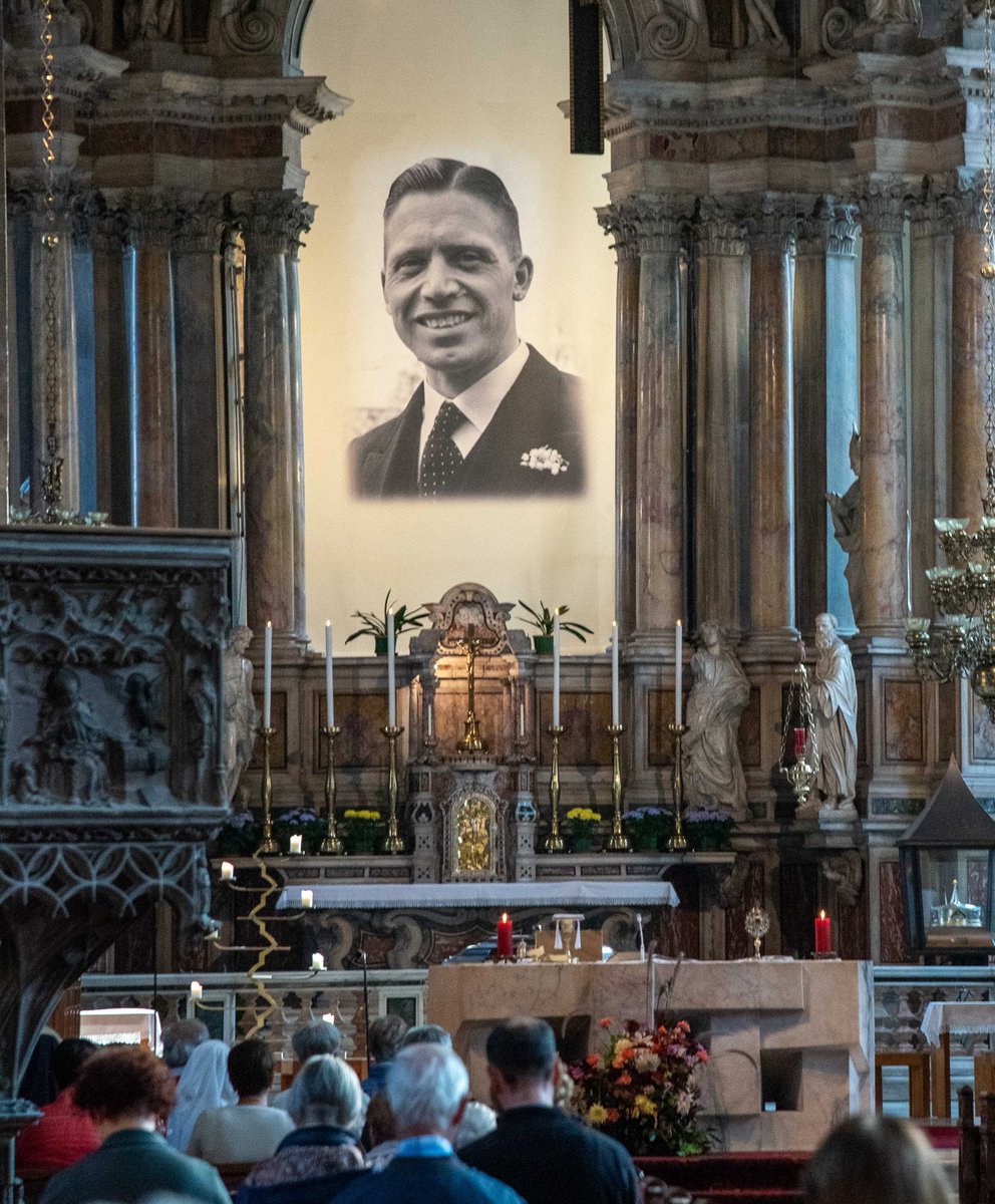 Am Freitag 3. Oktober, dem Gedenktag von Josef Mayr-Nusser, erinnern ein Gottesdienst im Bozner Dom, ein Gedenkmoment in der Waldkirche im Haus der Familie am Ritten, ein Flashmob am Waltherplatz und eine Wallfahrt nach Erlangen an den Bozner Seligen
facebook.com/BZBXnet