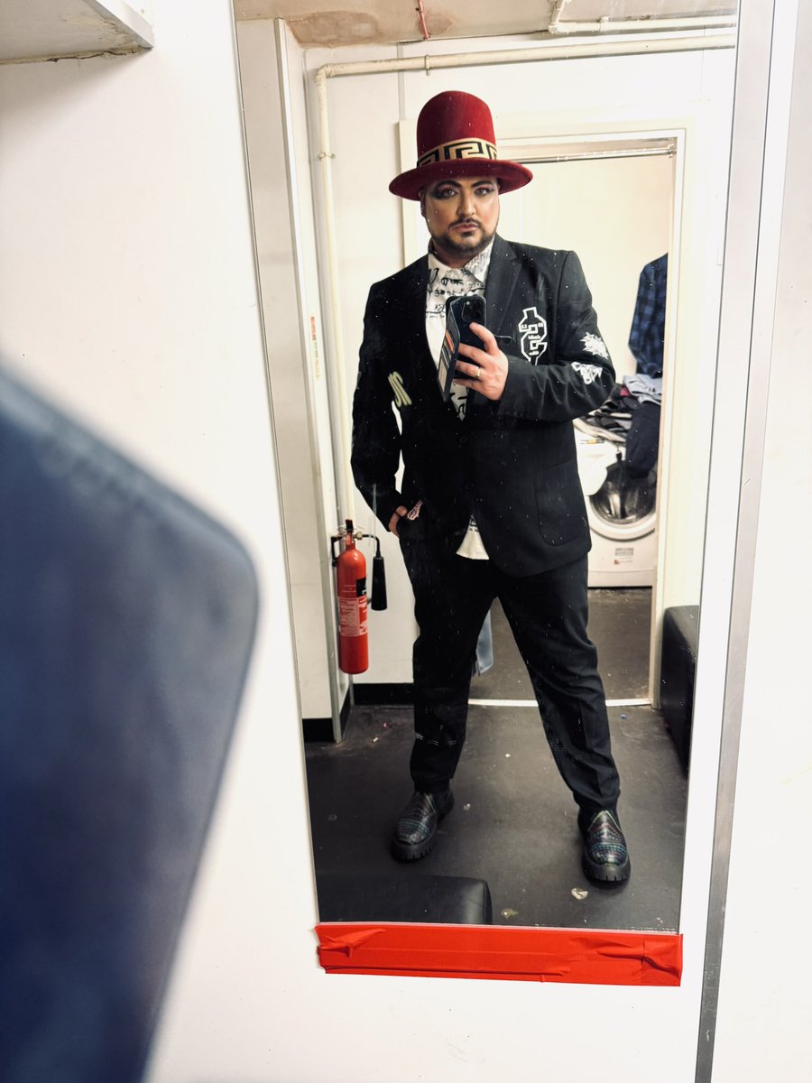 Loved this outfit with the White Shirt for piccies as <a href="/BoyGeorge/">Boy George</a> after the show on Saturday!!! 

Only 7 more left but then it’s straight into rehearsals for a certain Christmas show announcement soon xxx