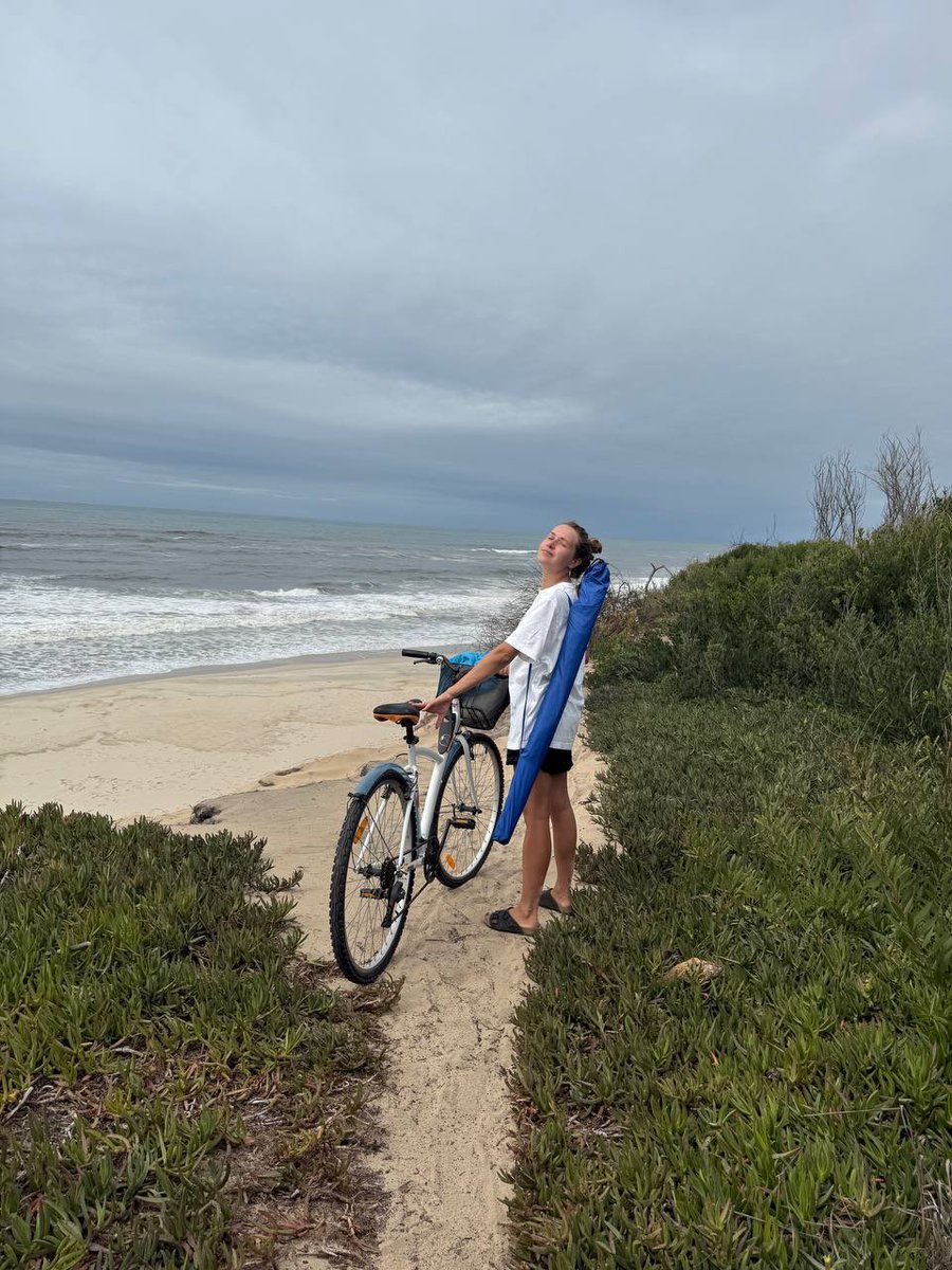 илона, через і tweet media