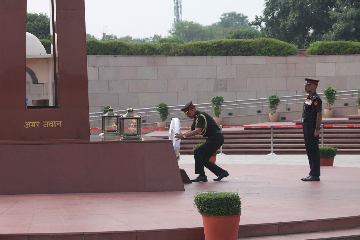 adgpi's tweet photo. Lieutenant General Rajiv Kumar Sahni, assumed the appointment of Director General #DG of Electronics and Mechanical Engineers #EME and Colonel Commandant of the Corps of #EME, today. In a solemn ceremony, he laid a wreath to honour the supreme sacrifice of the #Bravehearts at the National War Memorial, #NewDelhi. He also encouraged the Corps to spearhead robust outcome driven innovations and technological enablement leading to enhancement of Indian Army operational preparedness at all times.

#IndianArmy