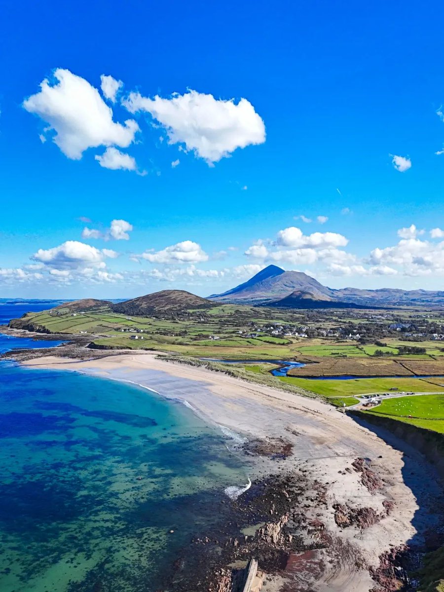 ThisIsIreland3's tweet image. "Beautiful day on Carrowmore Beach in Louisburgh" 🌊🏖️

📍Co. Mayo-Éire 🇮🇪 

📸 leo_cloud_surfer

#Carrowmore #Mayo #Louisburgh #Ireland